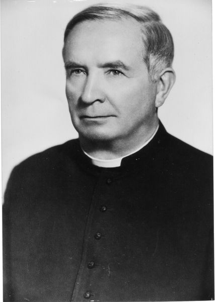 Ks. dr Jan Zwierz – patron szkoły